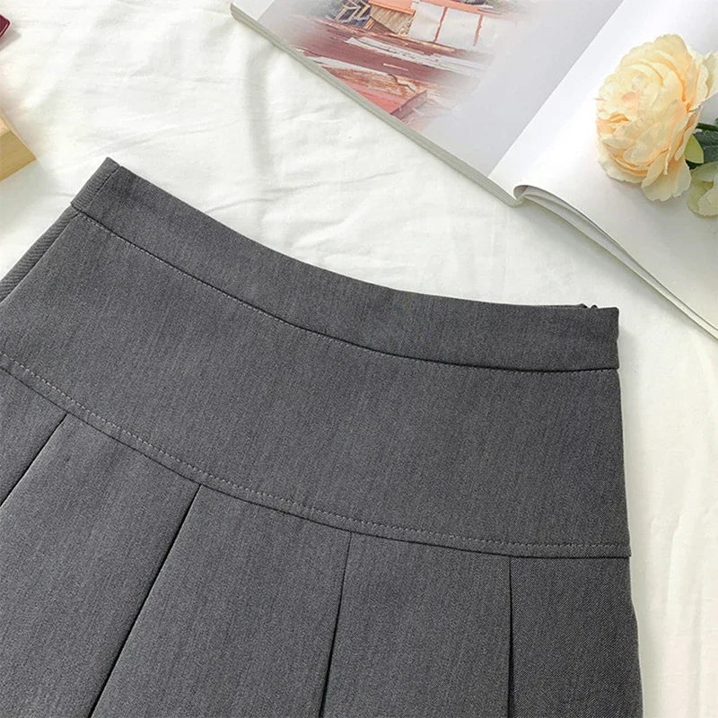 2025 Summer New Women Slim Solid Color Pleated Short Skirt College Style Pure Want To High-waisted Skinny-proof A- line Clothing